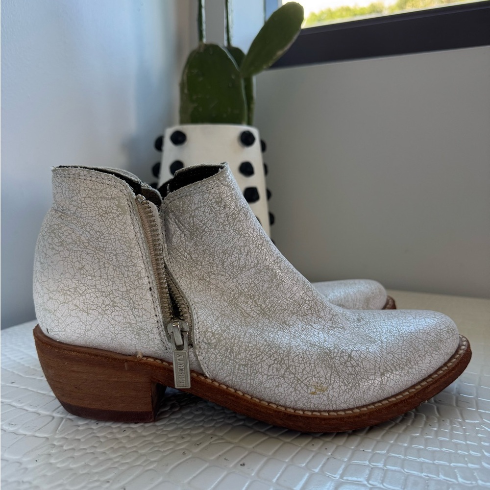 🇲🇽Size 7-7.5 White Liberty Black Genuine Leather Ankle Boots